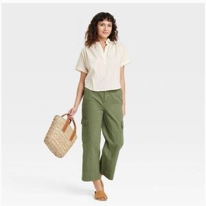 Universal Thread Women's Cropped High-Rise Cargo Pants Green Size 6